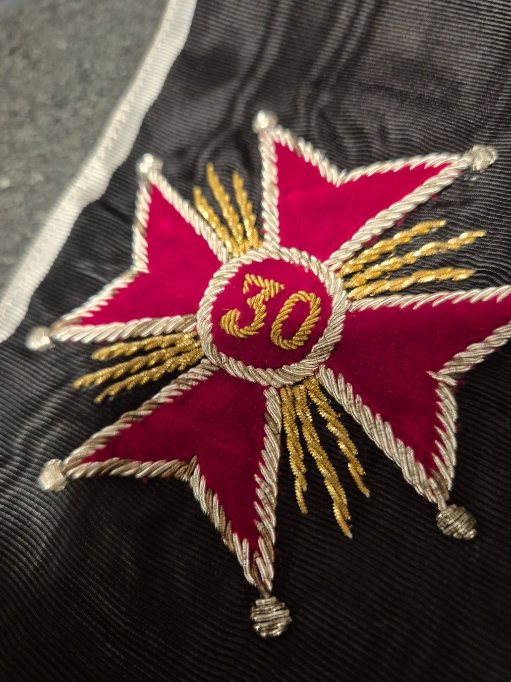Uniformen: Franc-Maçonnerie C.K.H. 30 Croix – Gebraucht aus Essertes von onezoneplay 3