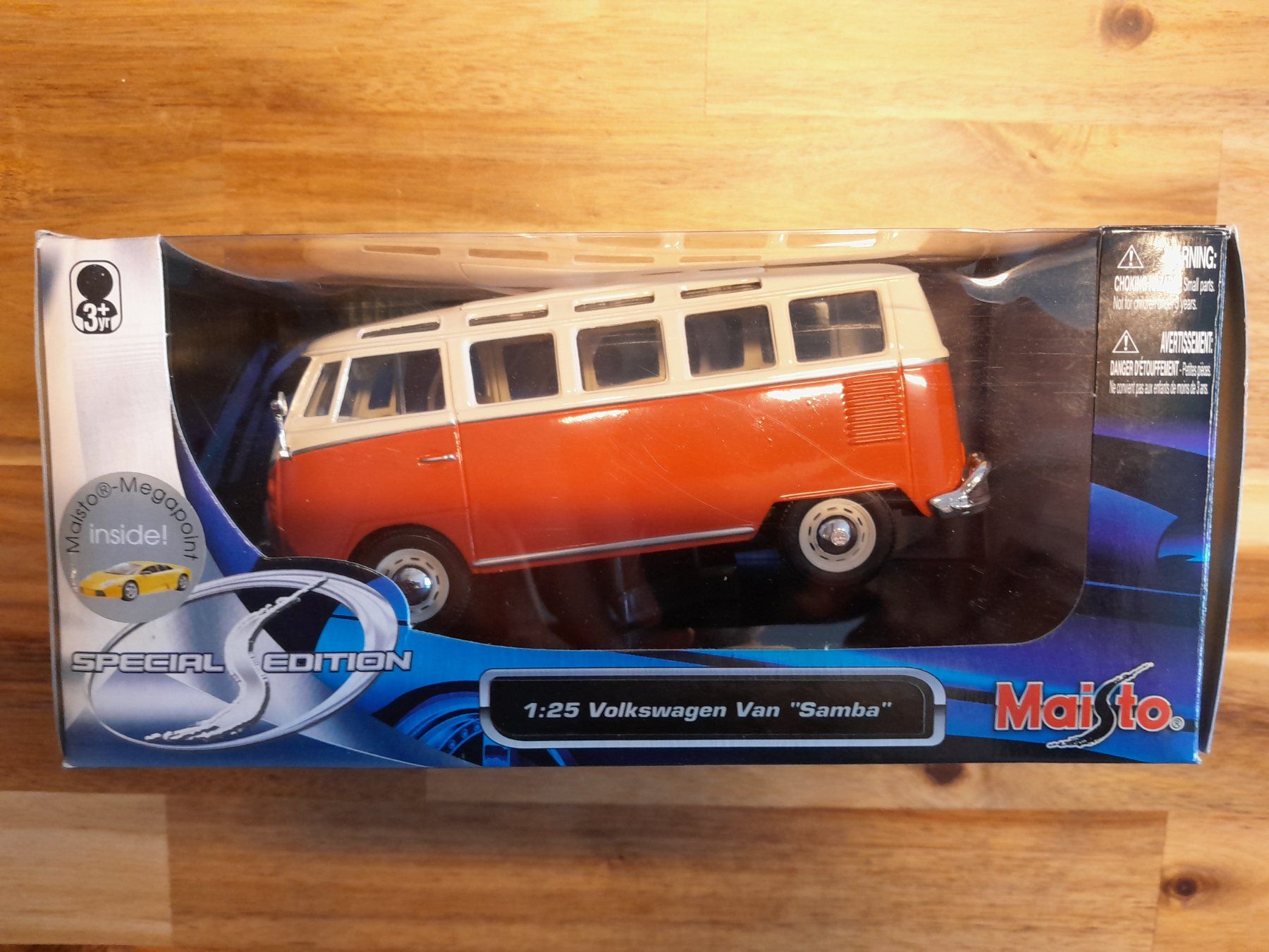 Volkswagen Modellini d'auto: Volkswagen Van "Samba" 1:25 – Usato da Sullens venduto da DPerrin