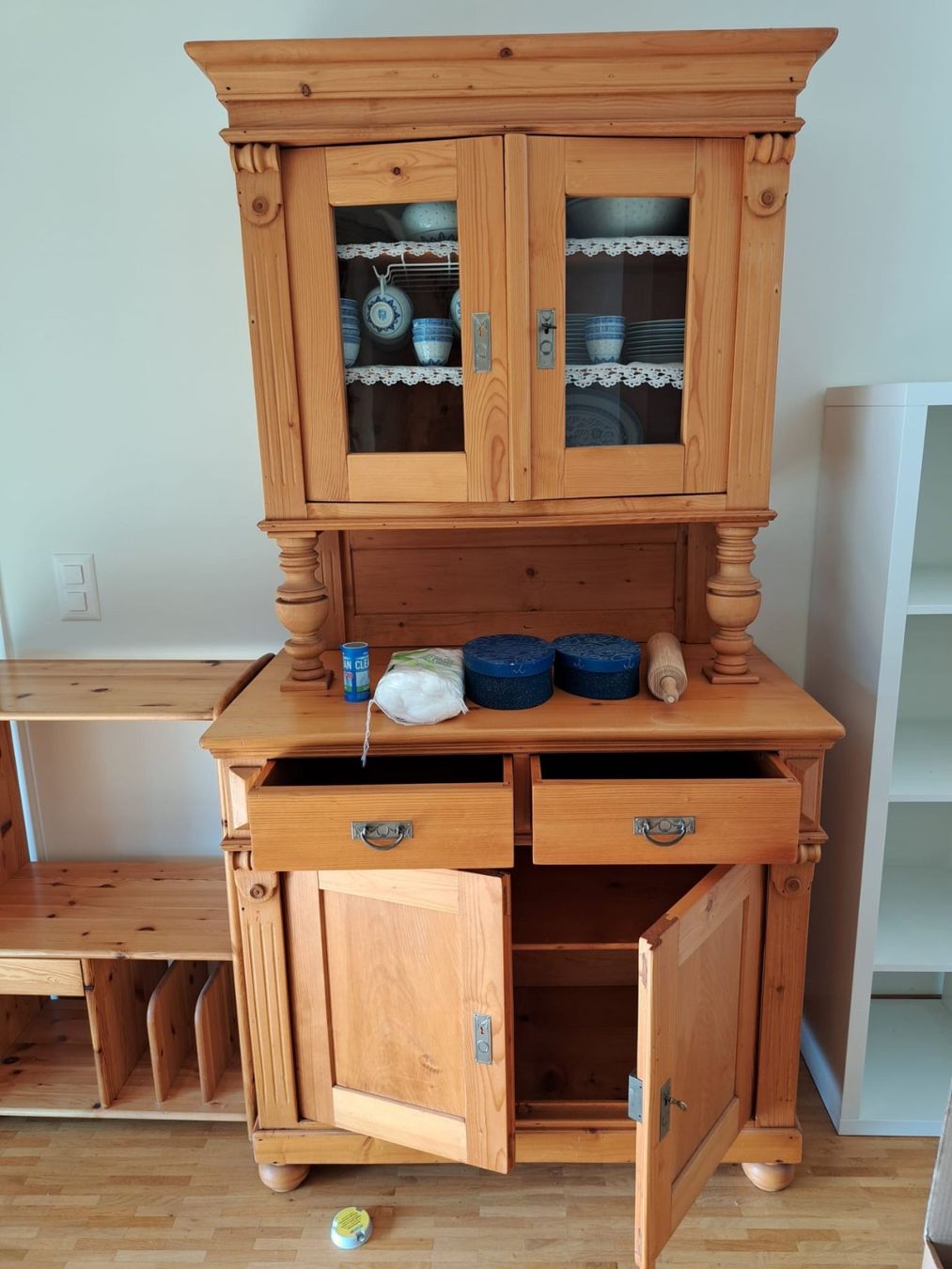 Buffets: Geschirrschrank – D'occasion à Regensdorf par Urs6423