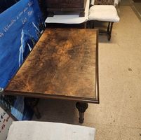 Schöner antiker Sofatisch
