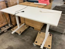 Steh-Sitz-Tisch weiss höhenverstellbar mit Bedienteil