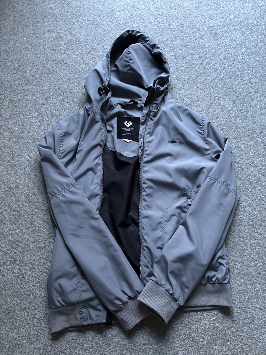 Ragwear Jacken: Ragwear waterproof Jacket Grey Size M Used – Gebraucht aus Basel von gvi_6txz