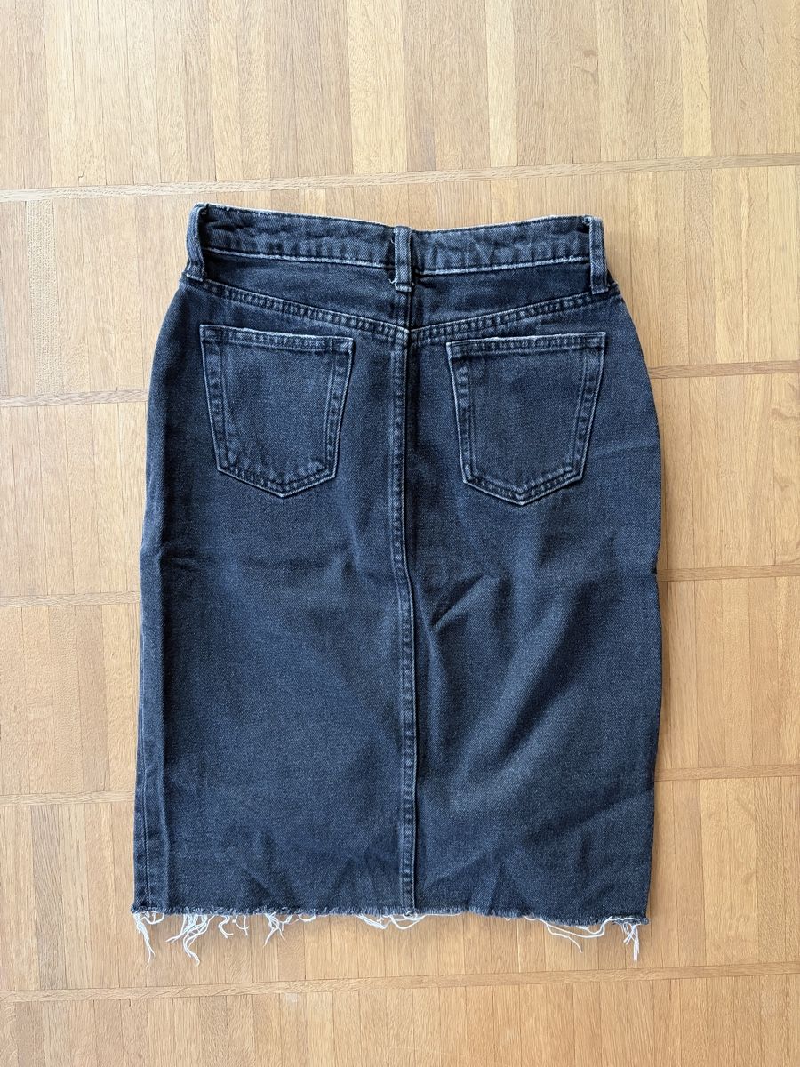 H&M Jupes: Schwarzer Jeansrock, EU 34 – D'occasion à Zürich par bib_ds9n 3