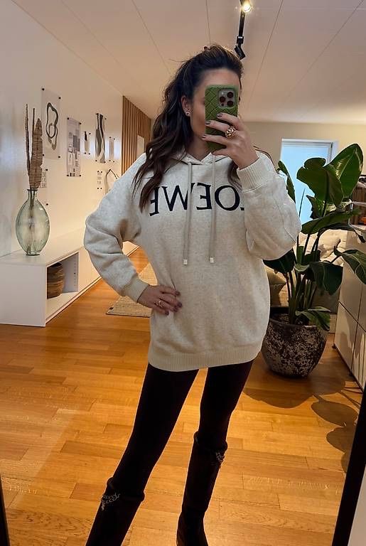 Loewe Pulls & Sweat-shirts: LOEWE SWEATER LOGO – Neuf (Voir description) à Schwyz par bofb