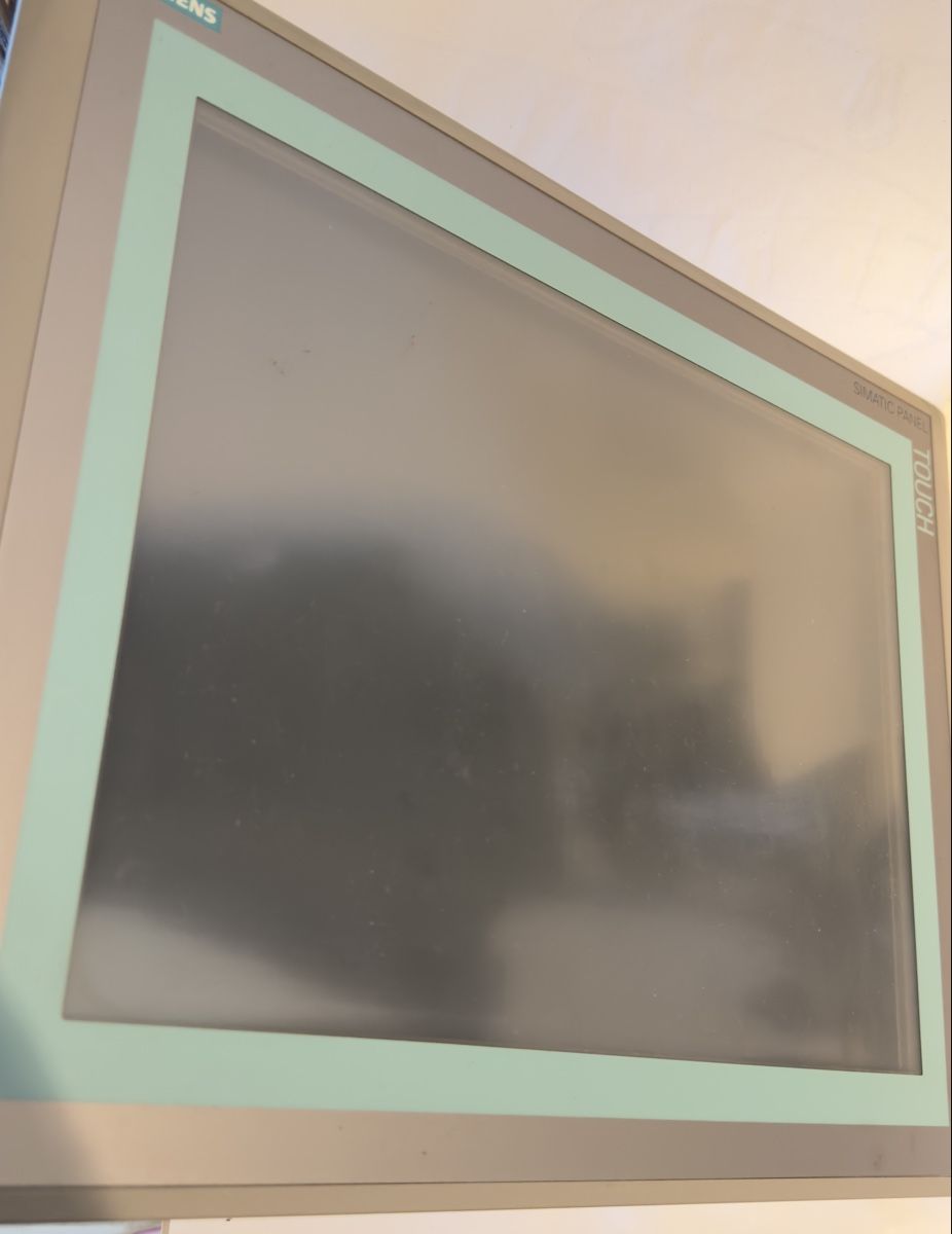 Siemens Sistema di controllo: Siemens SIMATIC Panel 6AV6 647-0AG11-3AX0 – Usato da Dielsdorf venduto da ohm_dh6r