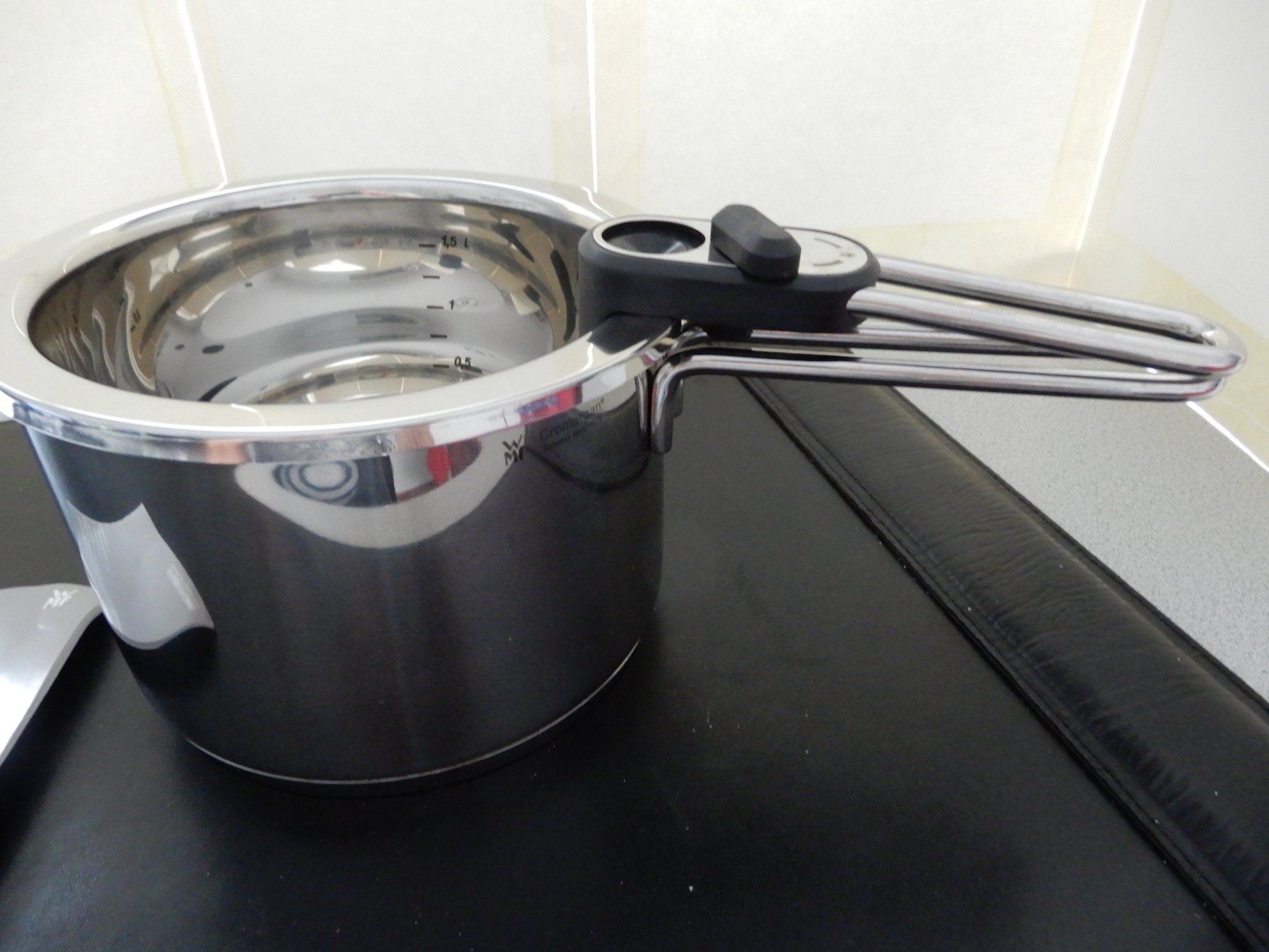 WMF Pentole: WMF Simmertopf 18 cm, neuwertig – Usato da Burgdorf venduto da Liss