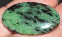 Cabochon L-9057 – Zoisit oval ca. 33x19mm