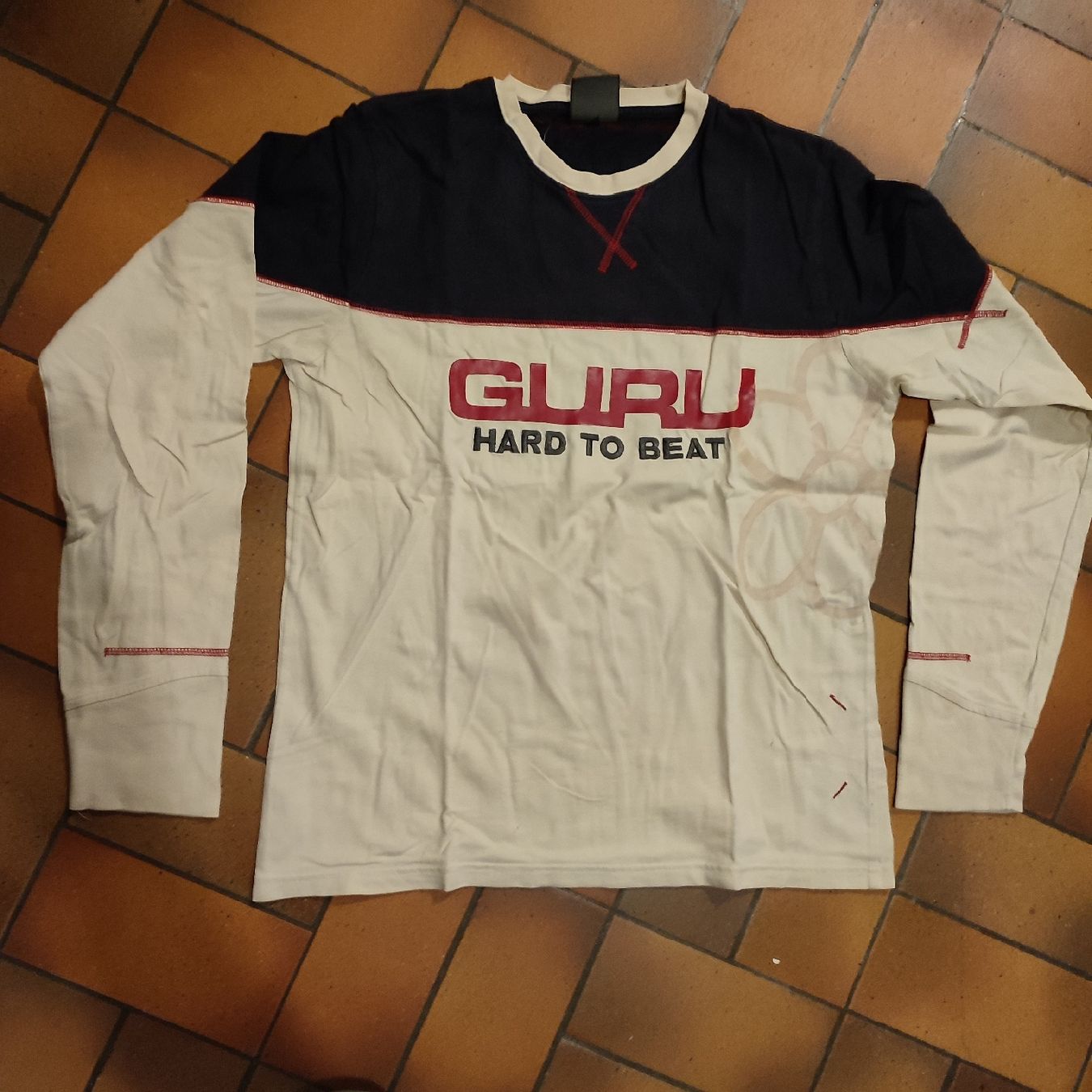 Leibchen & Hosen: Maglia Guru – Gebraucht aus Ascona von Artik3