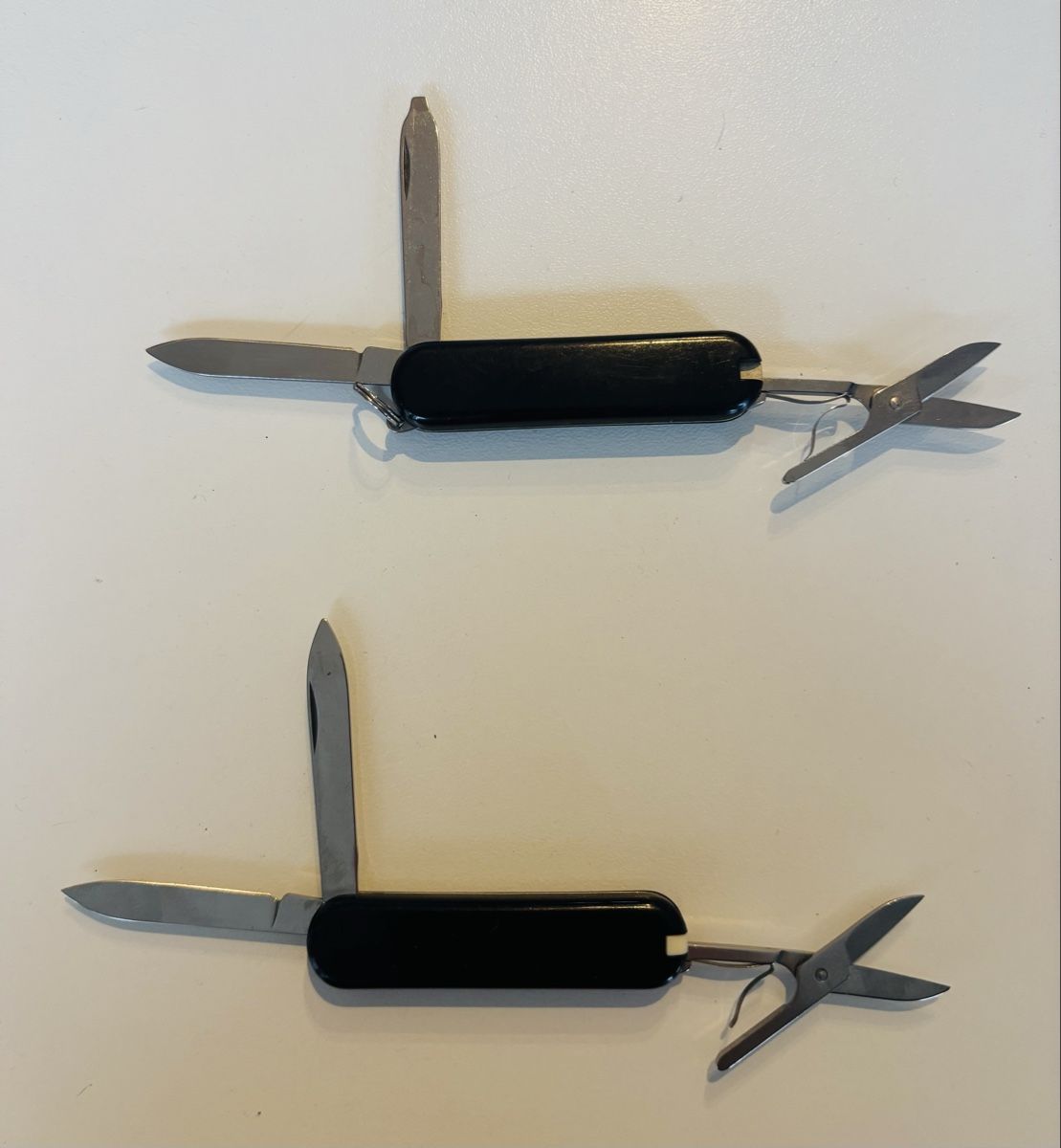 Victorinox Coltelli tascabile: 2 Victorinox Messer, Schwarz 58mm – Usato da Aarau venduto da Wolli85 2