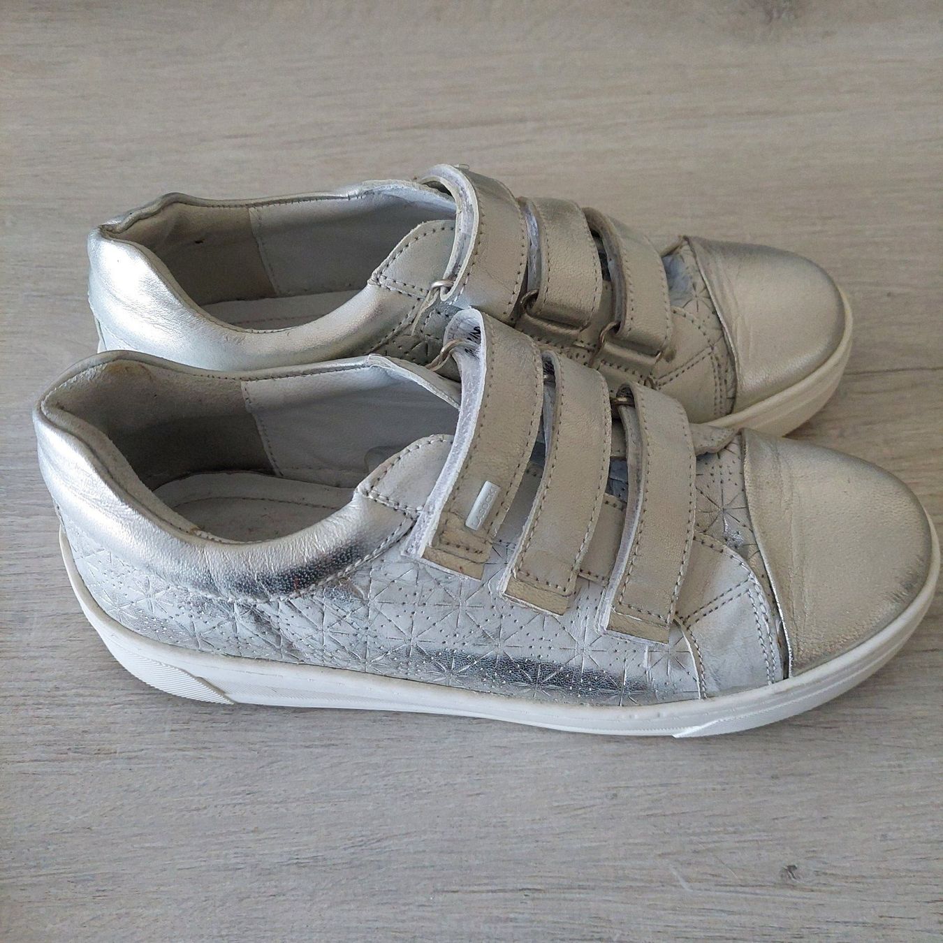 Scarpe per ragazze: Mädchen Sneakers Gr. 35 – Usato da Zug venduto da nikspk 1