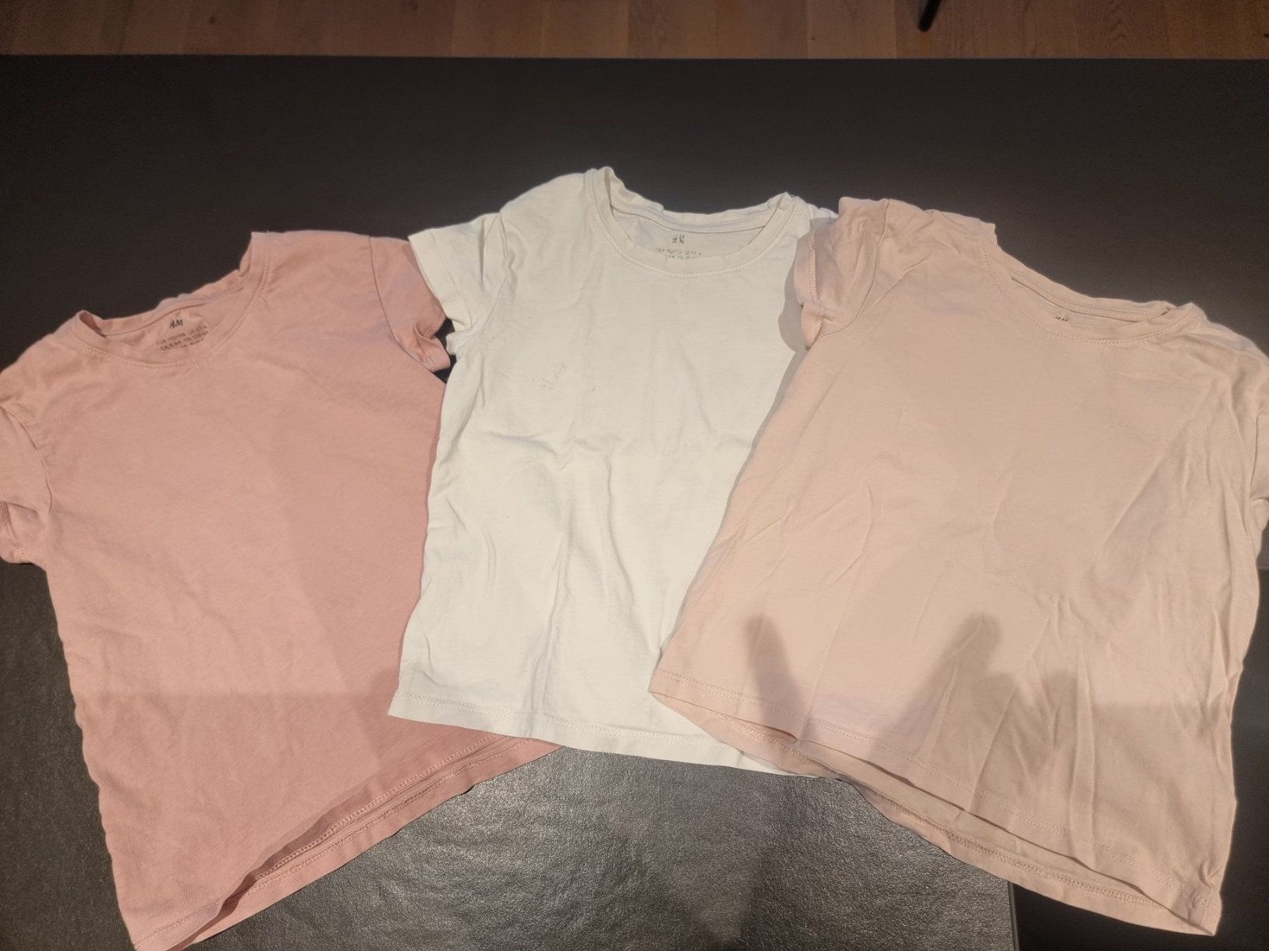 H&M Camicette, T-shirt & Top: H&M 3-er Set T-Shirts, 110/116 – Usato da Buttikon SZ venduto da Limo180