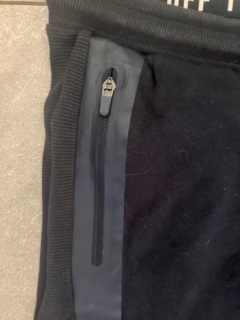 C&A Pantalons: Trainerhose Jungen (Gr. 164) – D'occasion à Aathal-Seegräben par daso03 1