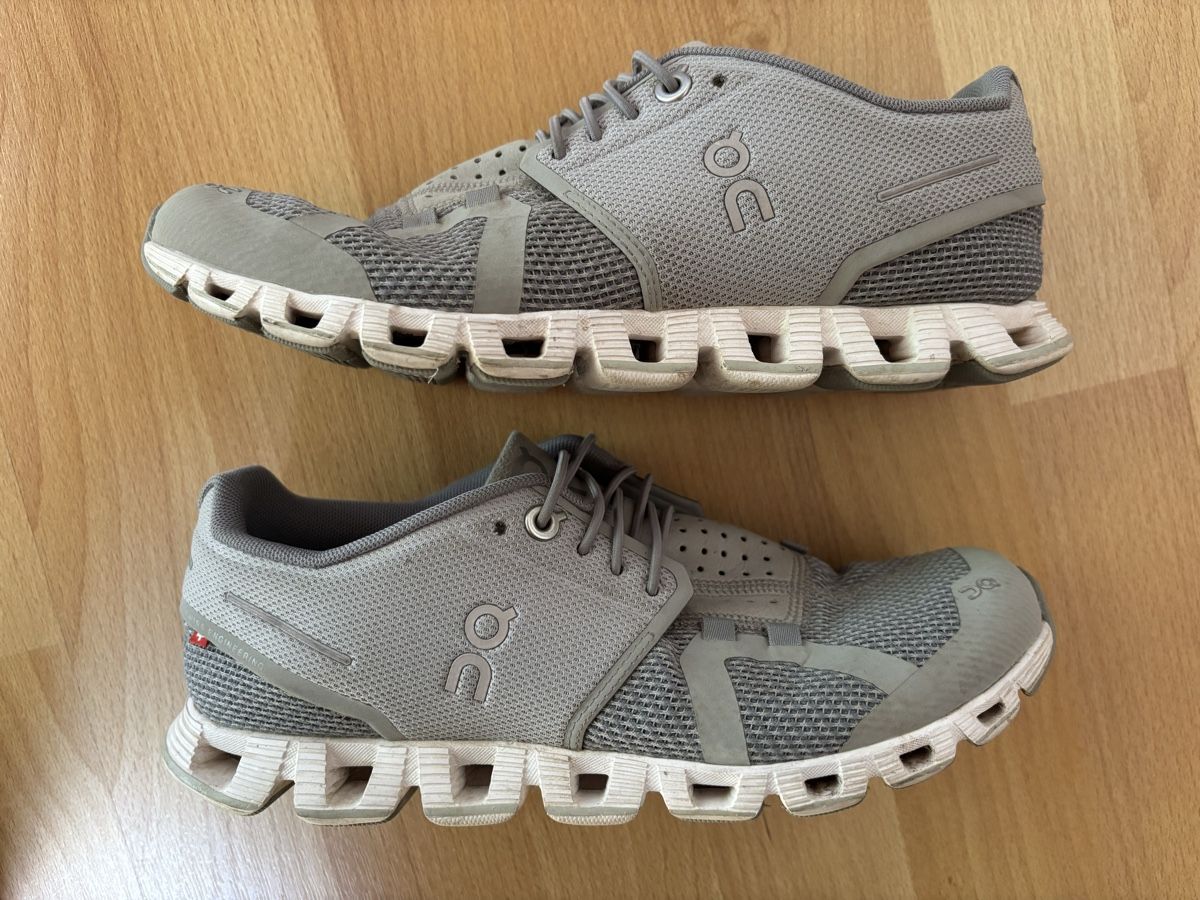 On Scarpe da donna: On Cloud Laufschuhe Damen Grau, Gr. 37 – Usato da Dielsdorf venduto da zumba93 1