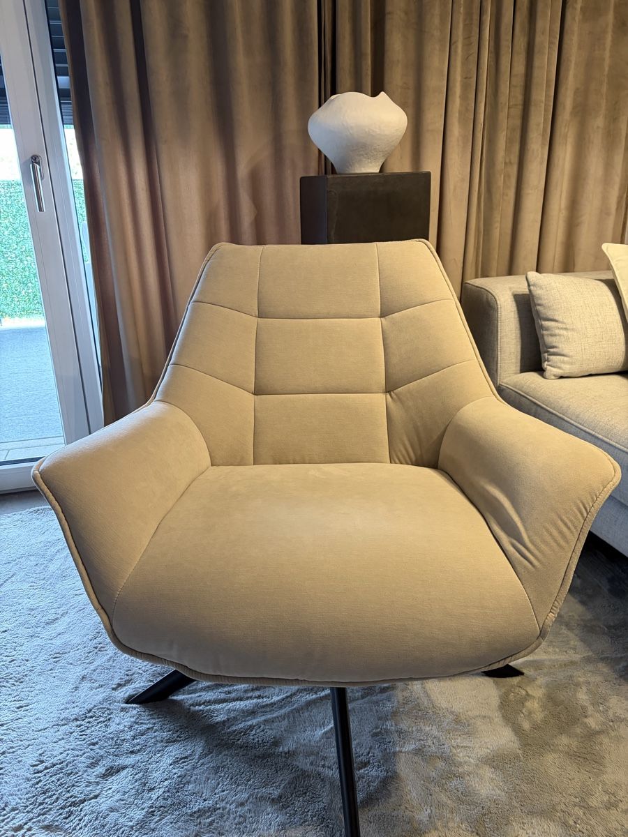 Gonser Poltrone: Drehsessel beige gepolstert – Nuovo (secondo la descrizione) da Oberwil-Lieli venduto da stylebender