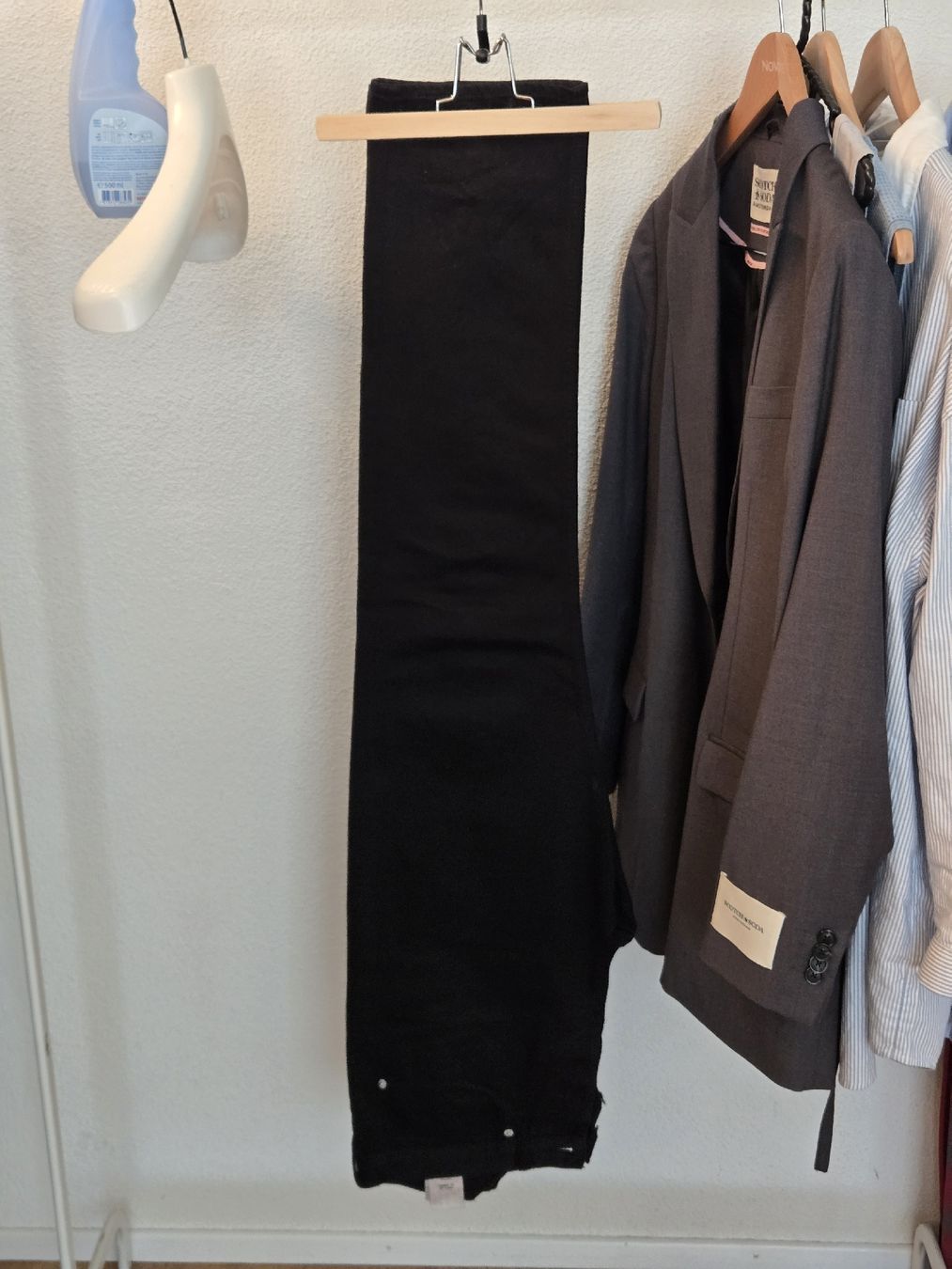 Sandro Pantaloni: Sandro Paris Black Trousers - Size 32 - Great Condition! – Usato da Fällanden venduto da noa_mh8y 3