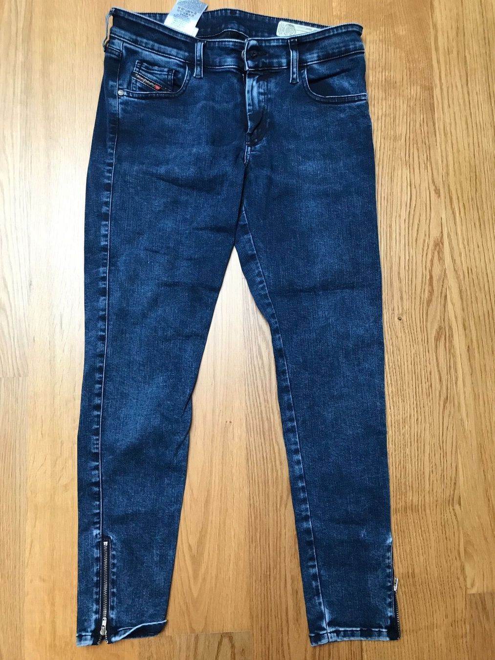 Diesel Jeans: Diesel Jeans Neu! – Nuovo (secondo la descrizione) da Unteriberg venduto da fae_2gz2