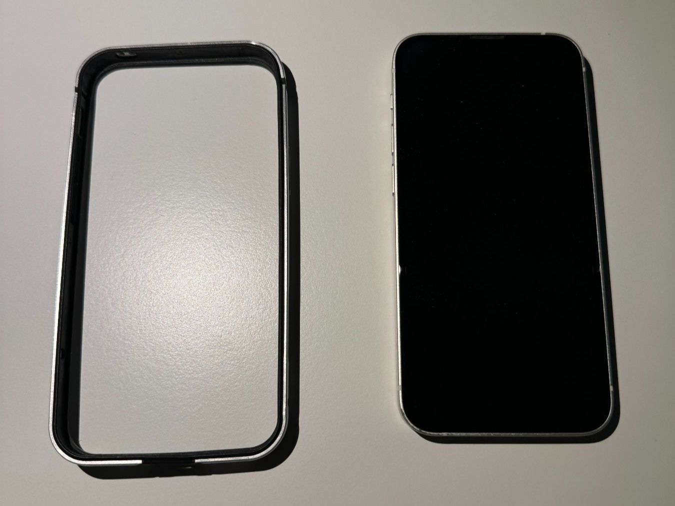 Apple Handys / Smartphones: iPhone 13 mini Weiss 128G – Gebraucht aus Oberägeri von  6