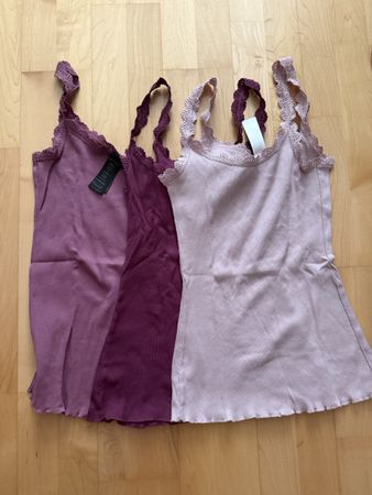 3 Damen Tops mit Spitze Grösse S lila/pink neu