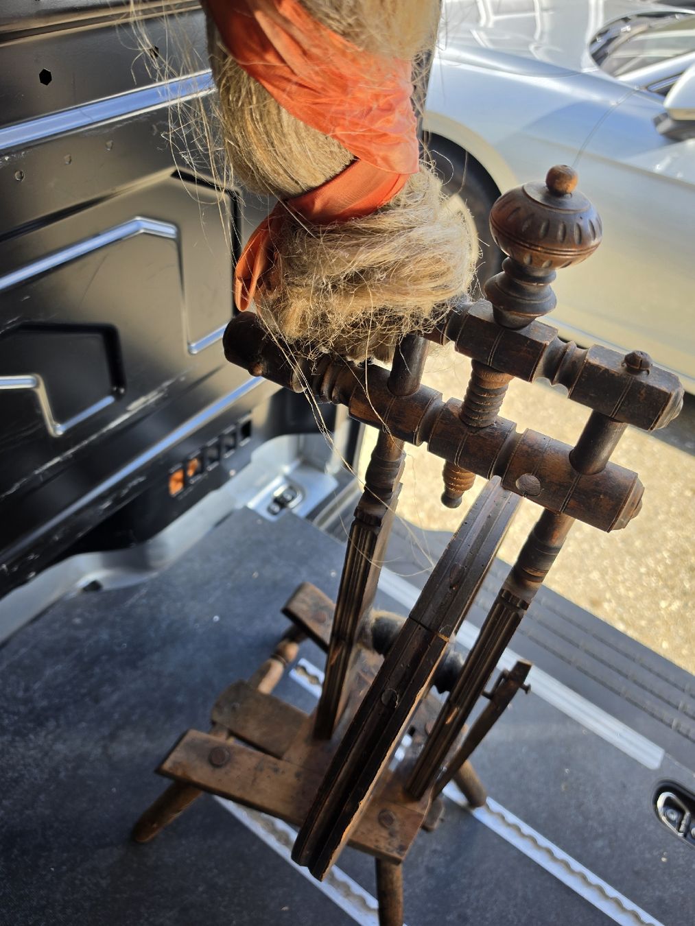 Ruote per filare: Spinnrad aus Holz Antik – Usato da Neunkirch venduto da ichprivat 1