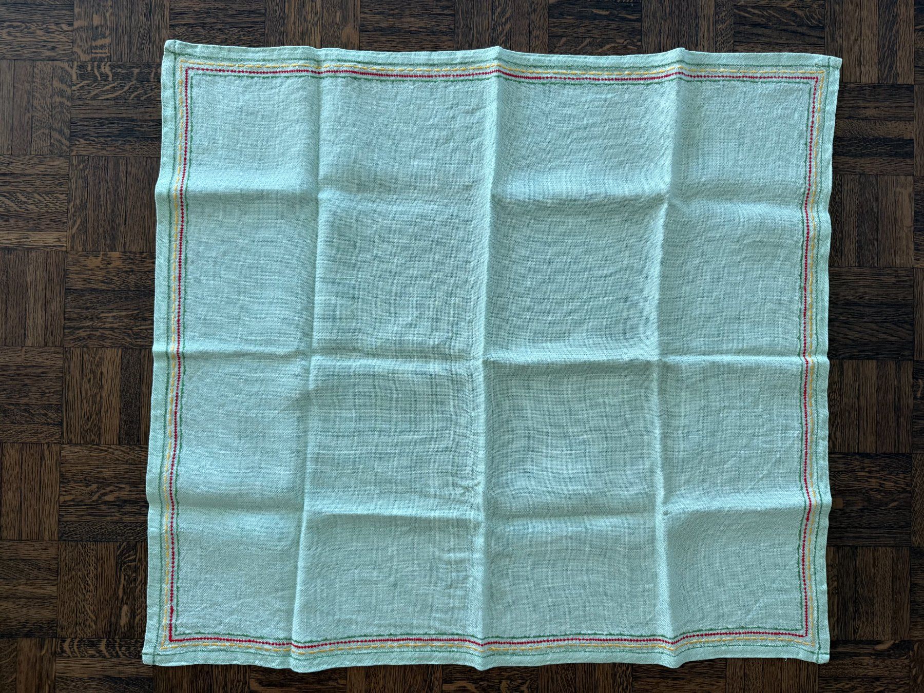 Altra biancheria da tavola: bestickte Tischdecke grün 86 x 77 cm Baumwolle oder Leinen – Usato da Subingen venduto da ArtBead
