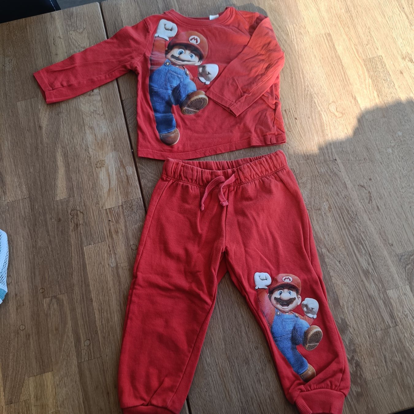 Pantalons: Trainer Grösse 92 – D'occasion à Jaberg par urig17.