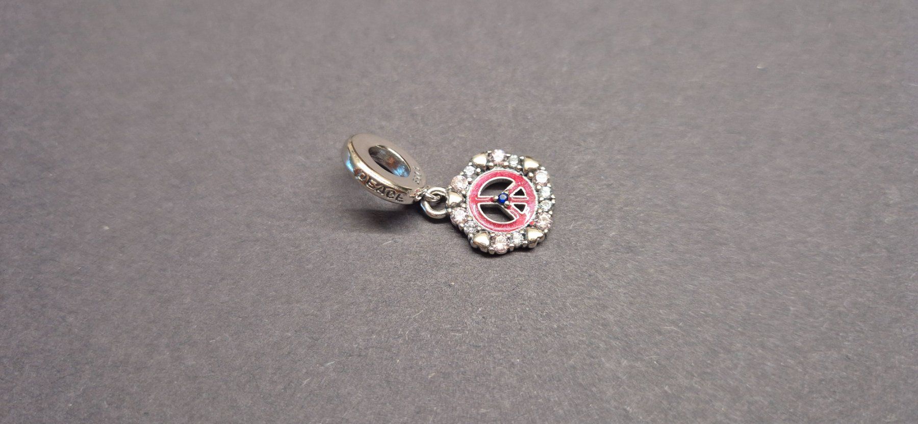 Ciondoli: Charm Peace +Garantie – Nuovo (secondo la descrizione) da Rotkreuz venduto da Carbone_Bijou-Shop 1