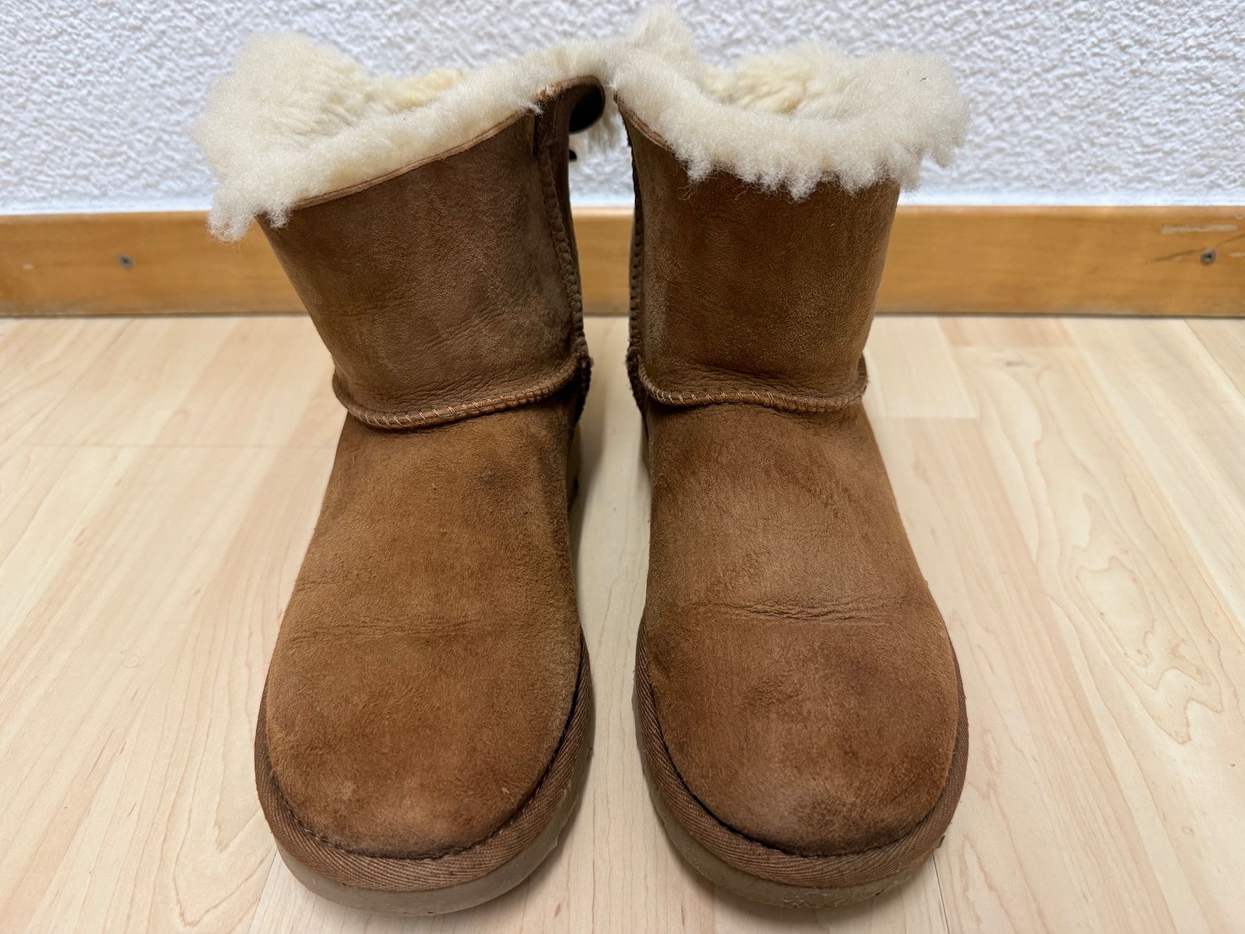Ugg Scarpe da donna: UGG Damen-Winterstiefel Mini Bailey Gr.36, braun – Usato da Siebnen venduto da Meer927 1