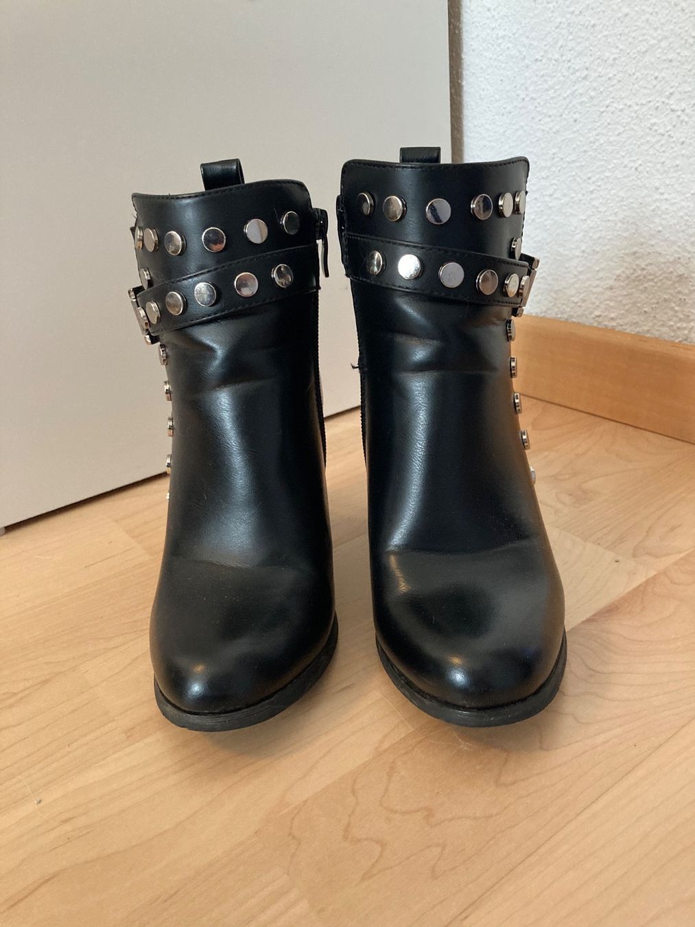 Scarpe da donna: Stiefeletten Gr. 37 – Usato da Rothrist venduto da Monadal 2