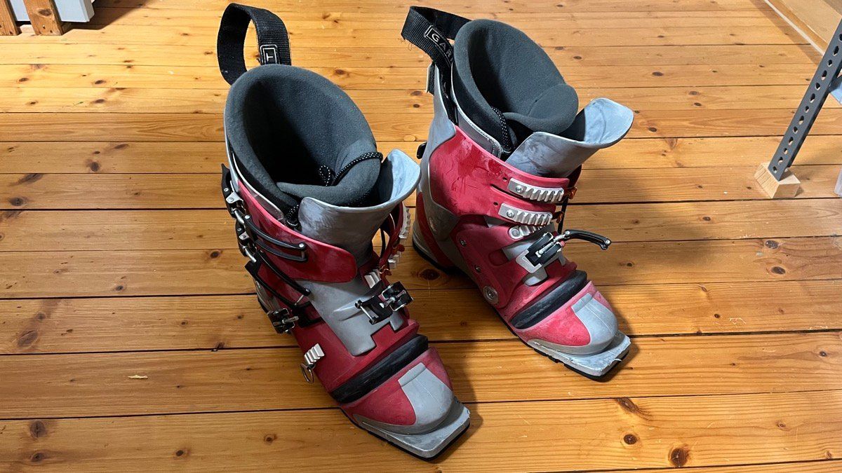 Garmont Scarpe da uomo: Telemark-Skischuhe Garmont klassisch – Usato da Winterthur venduto da Tintsch