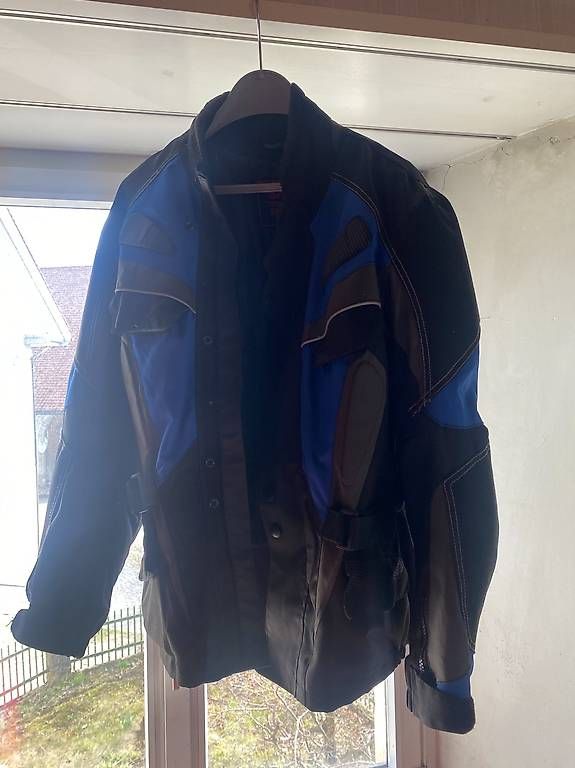 Lotti di vestiti: Motorrad Jacke und Hose – Usato da Niederbipp venduto da cla_ynv9