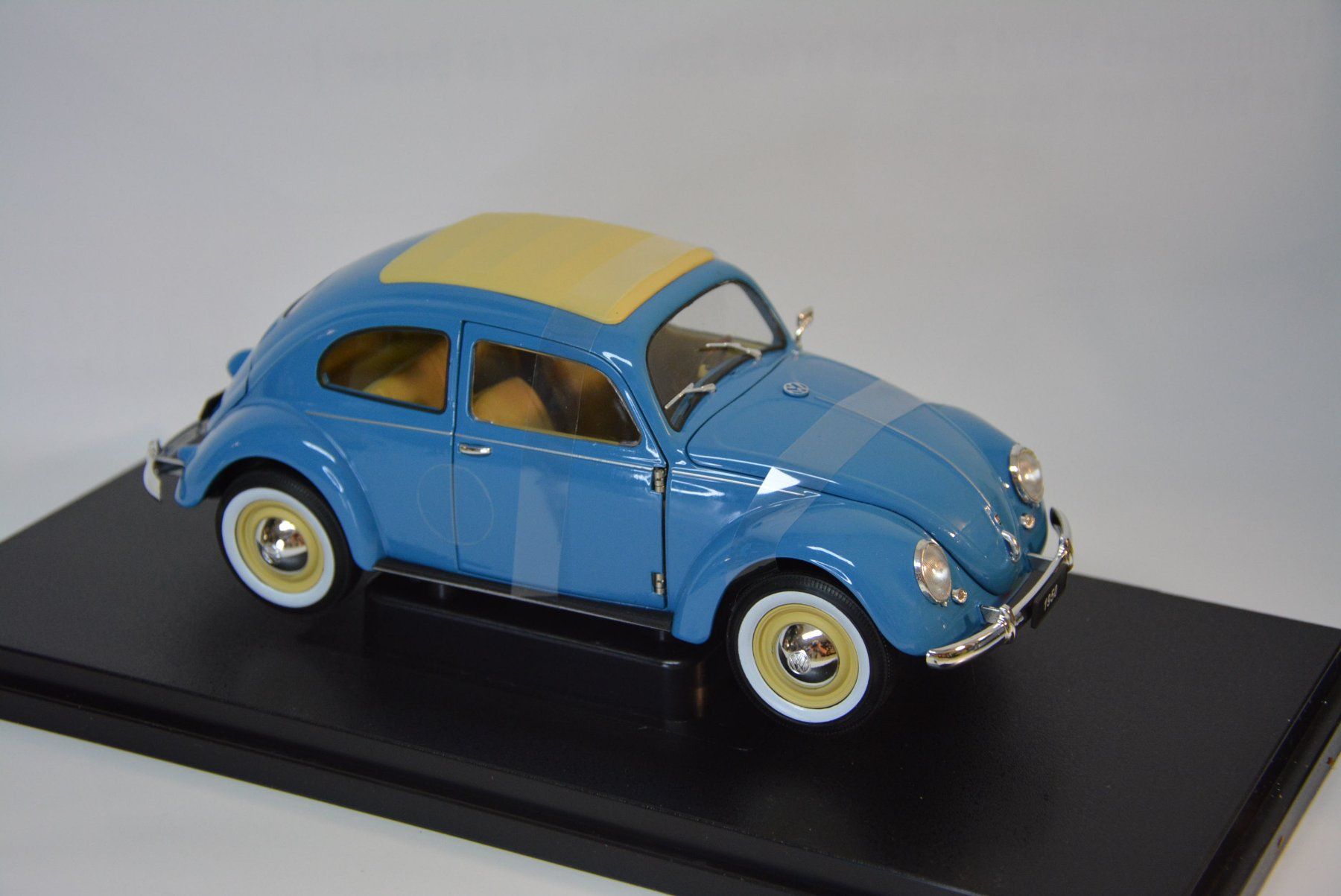 Volkswagen Modellini d'auto: Volkswagen Classic Beetle , Welly , 1:18 – Nuovo e nell'imballaggio originale da Goldach venduto da Feivel9 3