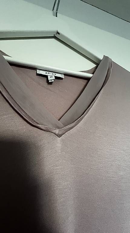 T-shirt: Reiss Tshirt – Usato da Baden venduto da Sparkling_s 3