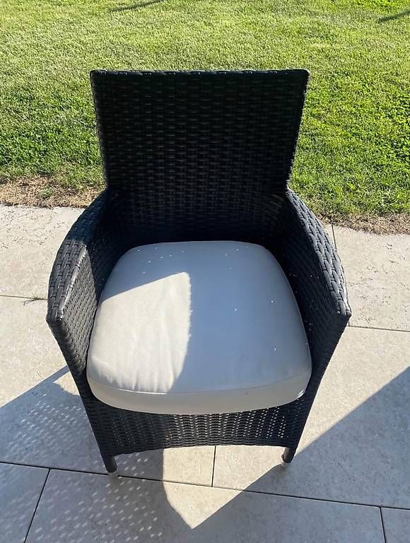 Tischset: Gartenmöbel Set dunkelbraun Sitzer weiss – Gebraucht aus St. Gallen von Sinniah 2