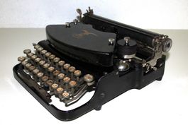 Rare, Petite machine à écrire ancienne