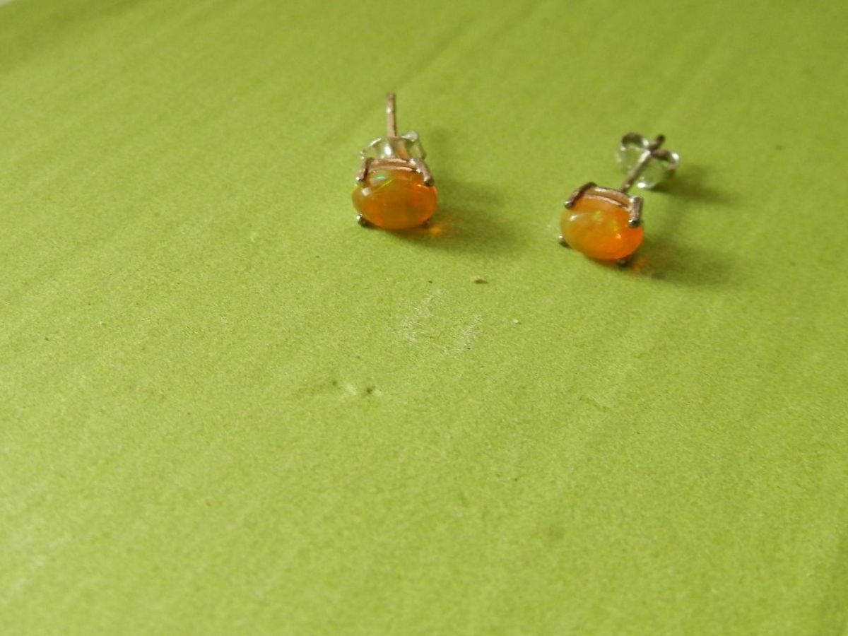 Orecchini pendenti & Orecchini a lobo: boucle oreille opal orange 5mm – Nuovo (secondo la descrizione) da Gals venduto da Vivelesencheres 1