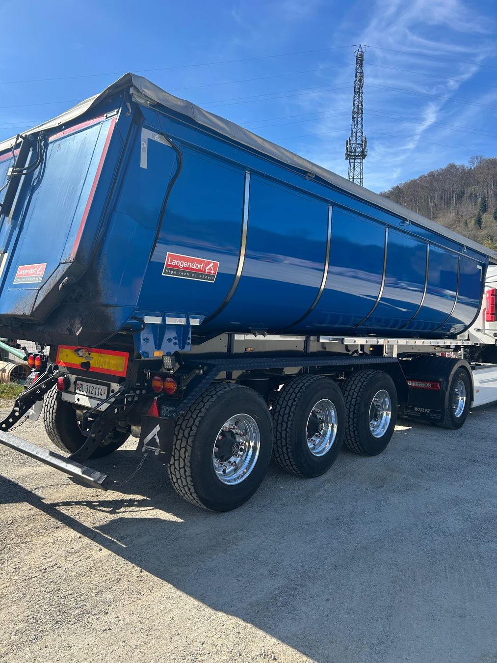 Autoribaltabili: Sattelauflieger Thermomulde – Usato da Seewen venduto da peshe 4