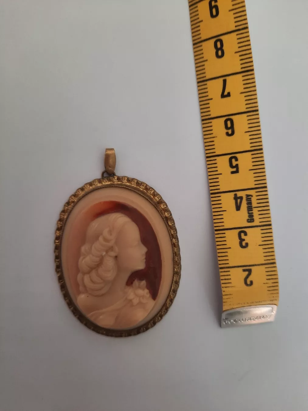 Ciondoli: PENDENTIF CAMÉE. – Usato da Le Locle venduto da marylise01 2