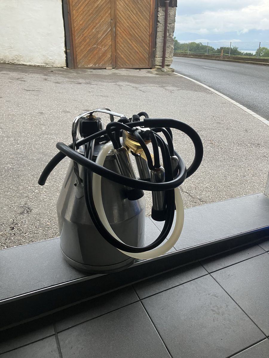 Delaval Tutte le macchine: Machine à traire – Usato da Châbles FR venduto da DAN712 1