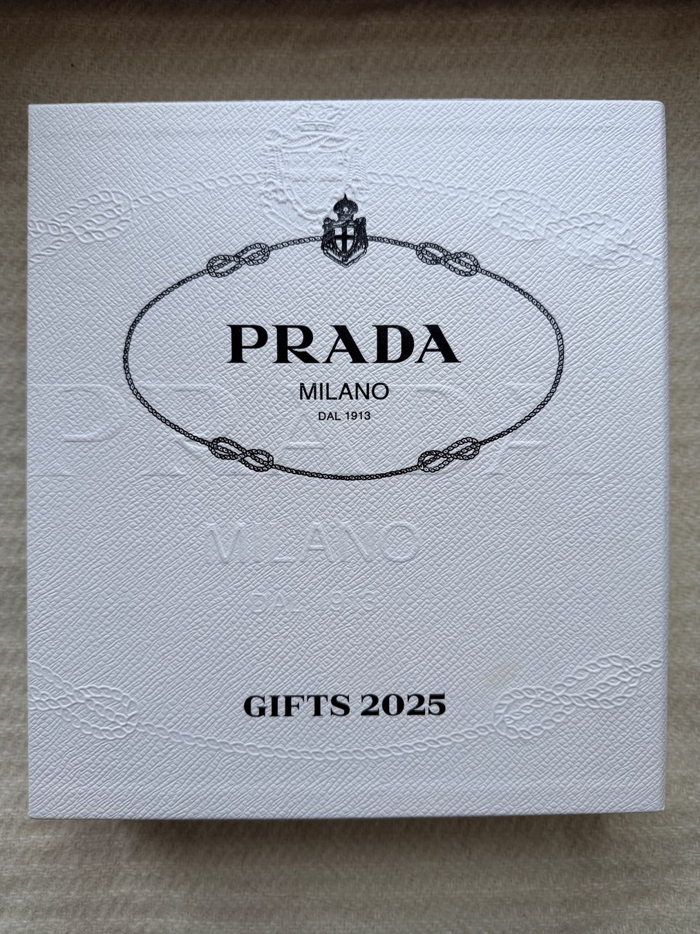 Libri: Prada – Usato da Celerina venduto da KXZ 9