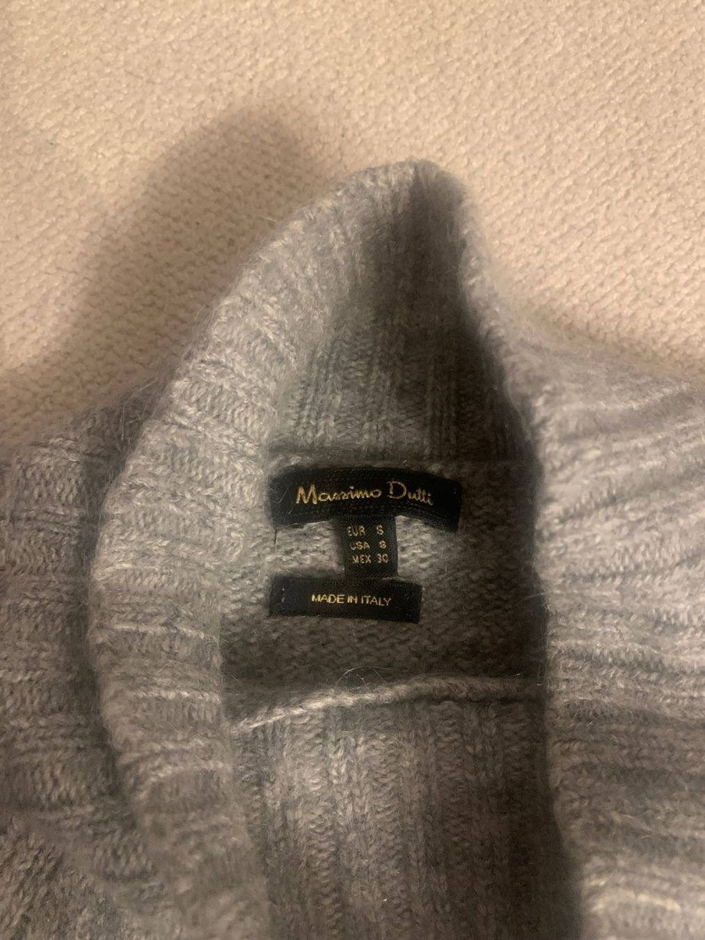 Massimo Dutti Pullover & Sweatshirts: Massimo Dutti Pullover aus Wolle – Grau/Silber, Gr. S – Gebraucht aus Stallikon von ulv_k7jj 4