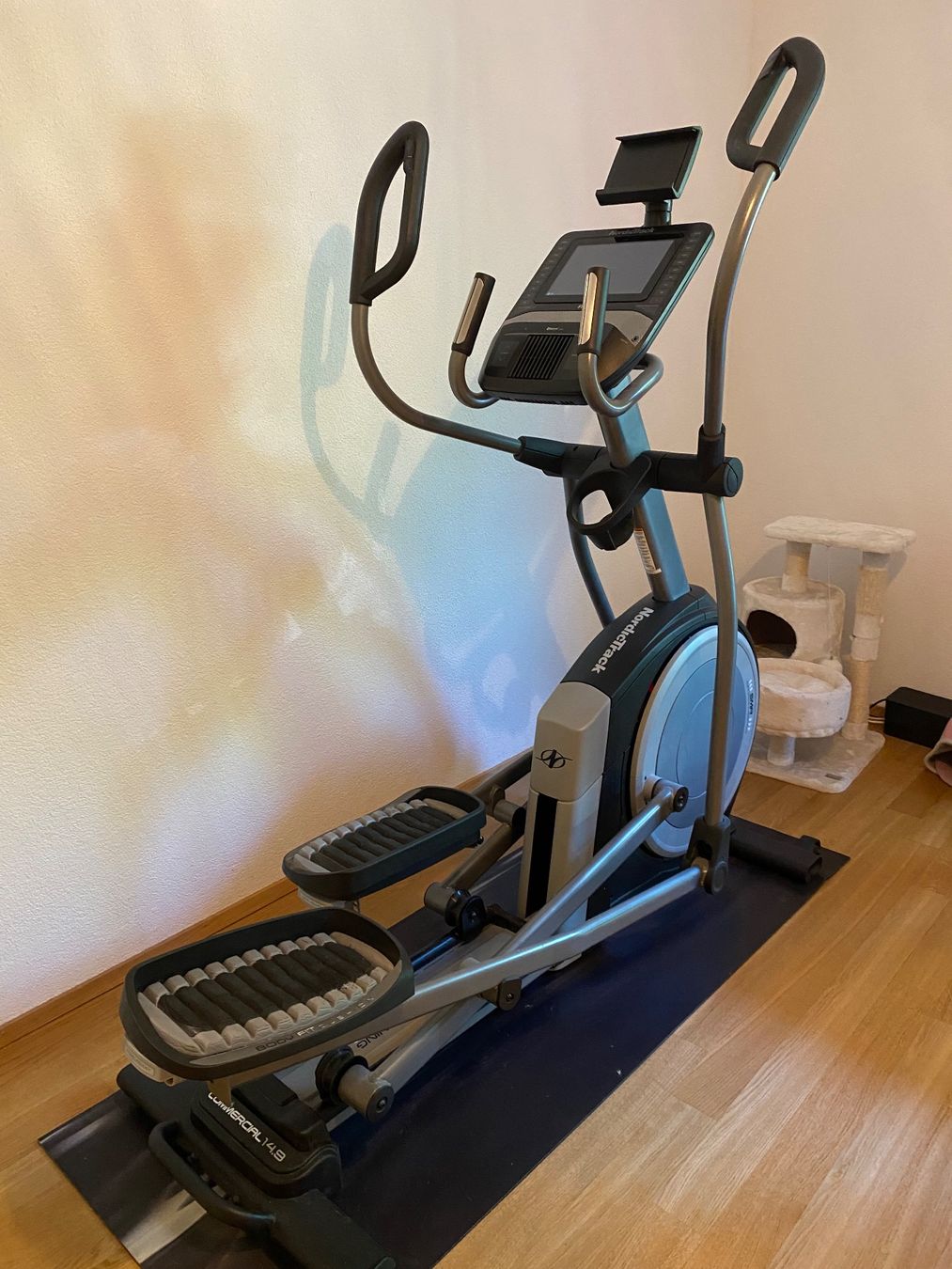 NordicTrack Hometrainer: NordicTrack Elliptical Cross Trainer – Usato da Wädenswil venduto da Ydm14
