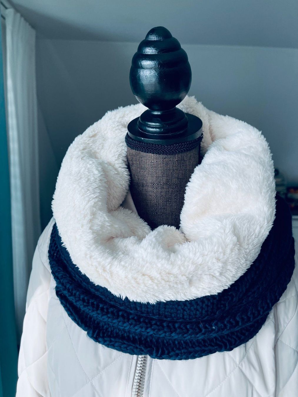 Foulard & Sciarpe: Wunderschöner Schal – Usato da Winkel venduto da Glamour4You 2