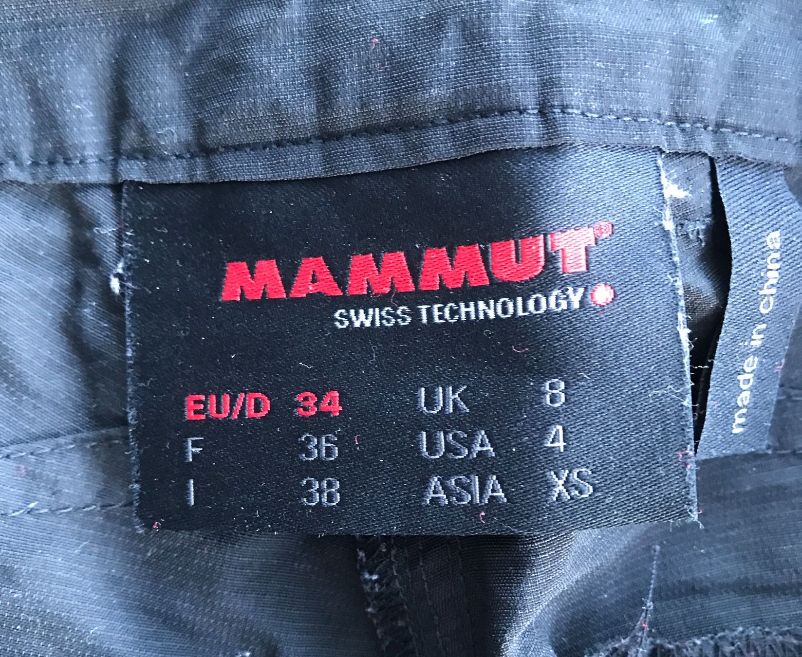 Mammut Pantaloni: Mammut Wanderhose, Gr. 34, schwarz – Usato da Ebnat-Kappel venduto da Molton 7