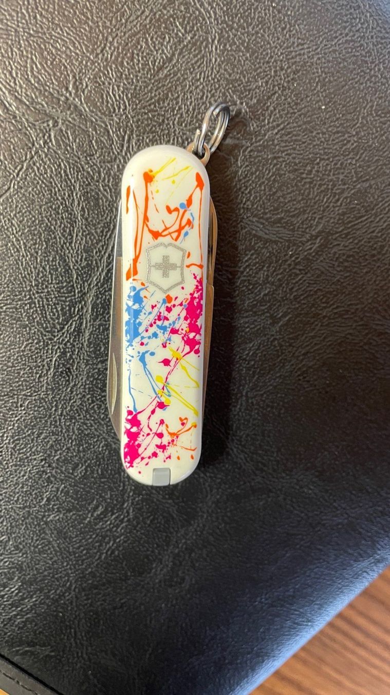 Victorinox Coltelli tascabile: Victorinox Classic Splatter 2010 LE – Nuovo (secondo la descrizione) da Dallenwil venduto da jeni152
