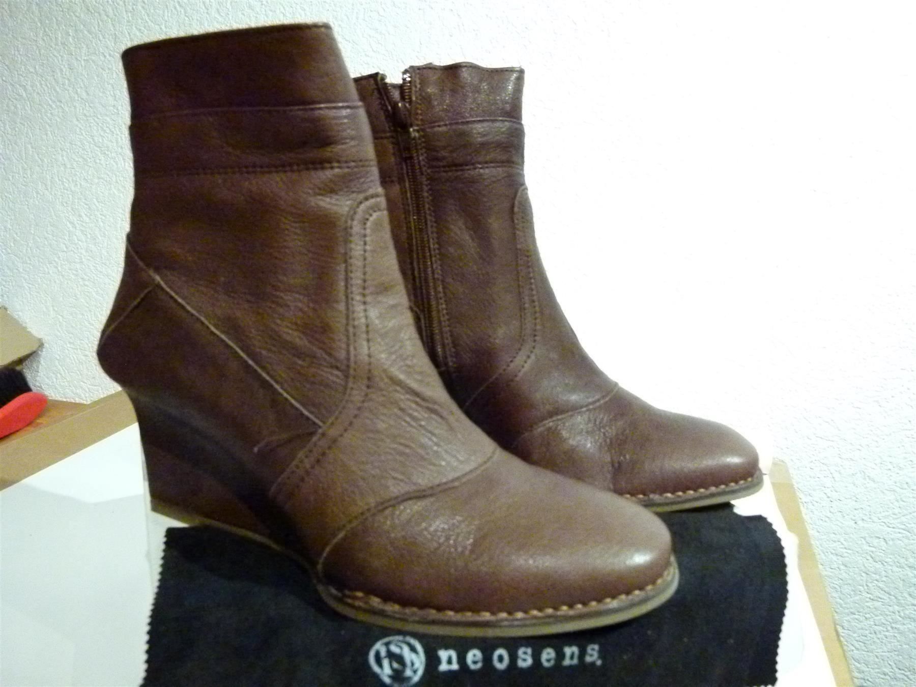 Neosens Scarpe da donna: Neosens Leder Stiefel Gr.40 Lp,268Fr. – Nuovo (secondo la descrizione) da Uerkheim venduto da Justi.y 4
