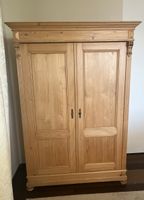Antiker Holzschrank
