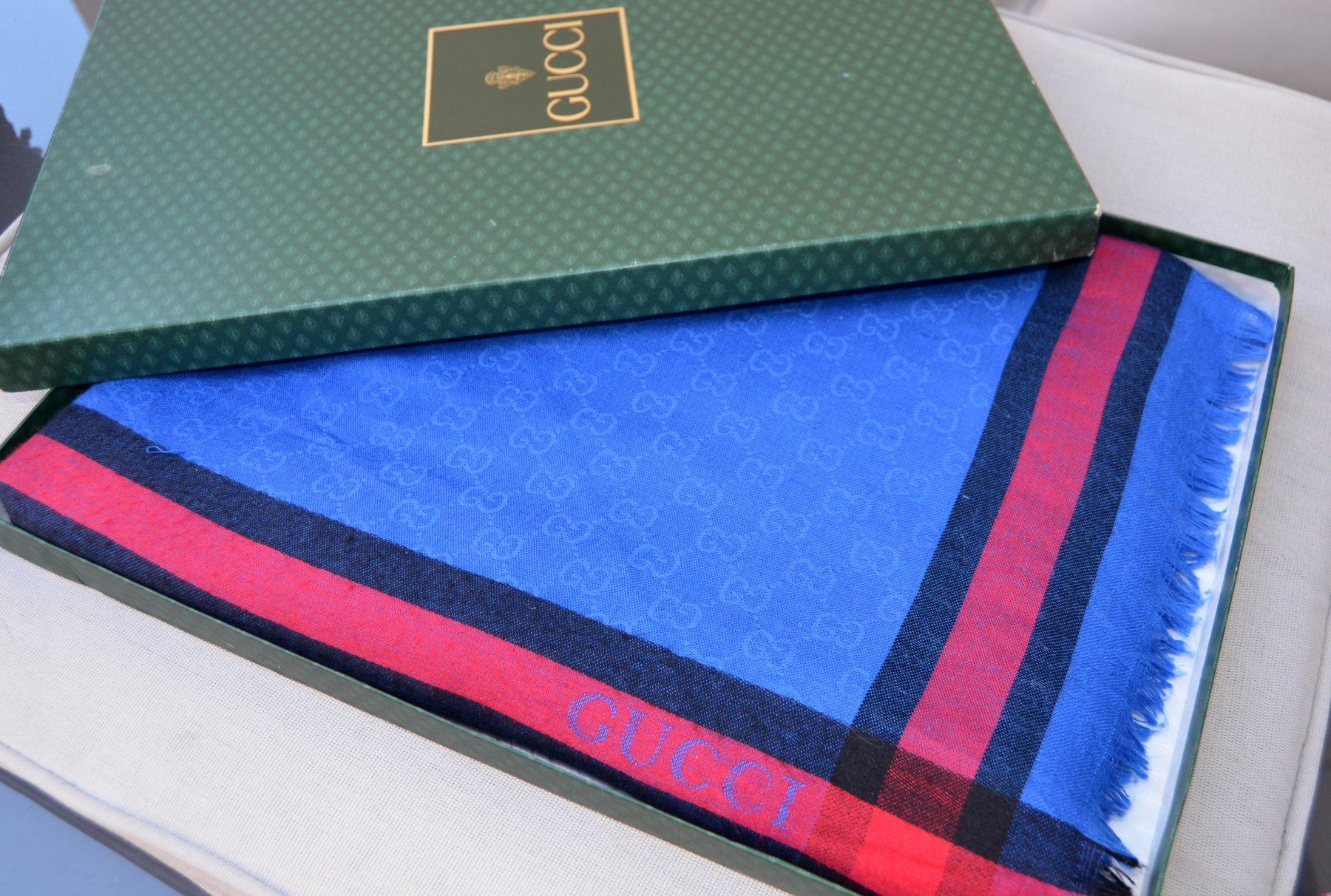 Gucci Foulard & Sciarpe: Gucci Schal / châle – Usato da Collonges venduto da arashee 9