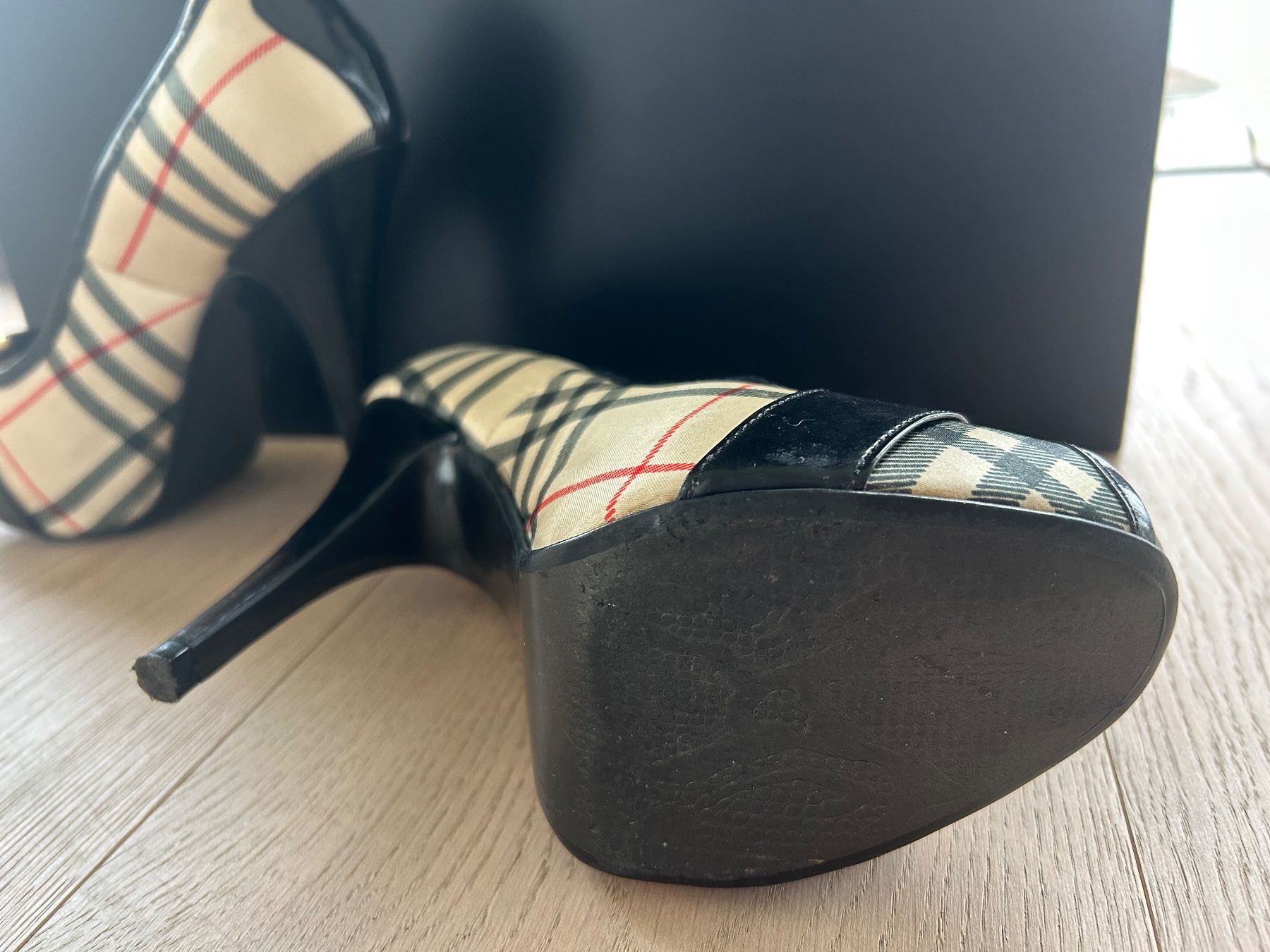 Burberry Scarpe da donna: Burberry Peep Toe Pumps – Usato da Kilchberg ZH venduto da Anie. 4
