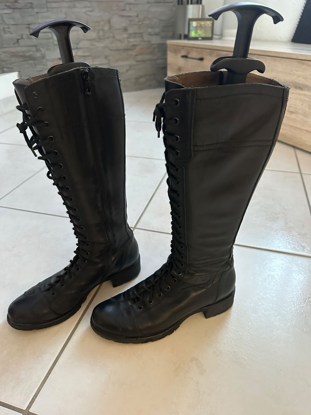 Scarpe da donna: Lederstiefel Nero Giardini Gr. 37 mit Gummisohle – Usato da Dübendorf venduto da Rufibach 1