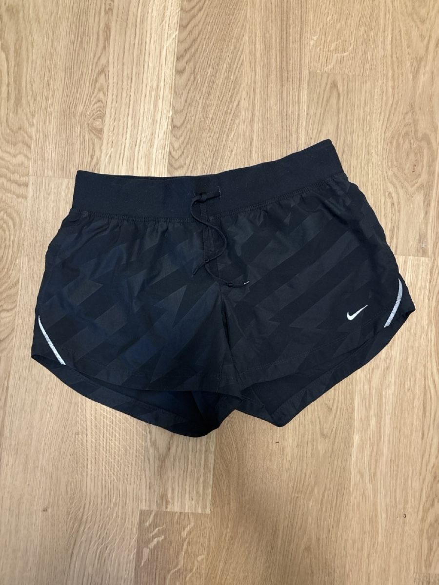 Nike Leggings: Sporthose Nike Grösse S – D'occasion à Köniz par daniela175
